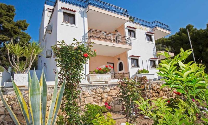 Pefkides Aegina Boutique Apartments Agia Marina  외부 사진